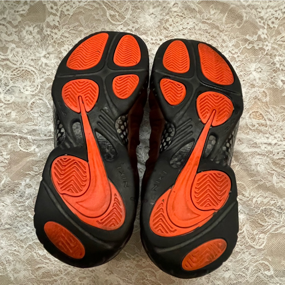 Nike Foamposite Black & Orange Men’s Size 8.5 - Picture 10 of 10